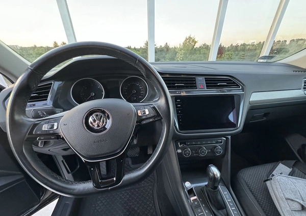 Volkswagen Tiguan cena 151500 przebieg: 102093, rok produkcji 2020 z Warszawa małe 191